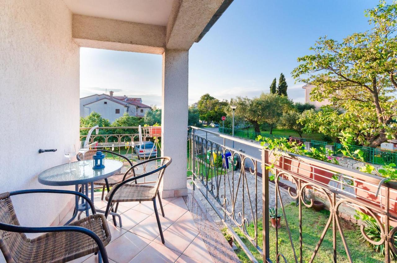 Apartment Zdenko Rovigno Esterno foto