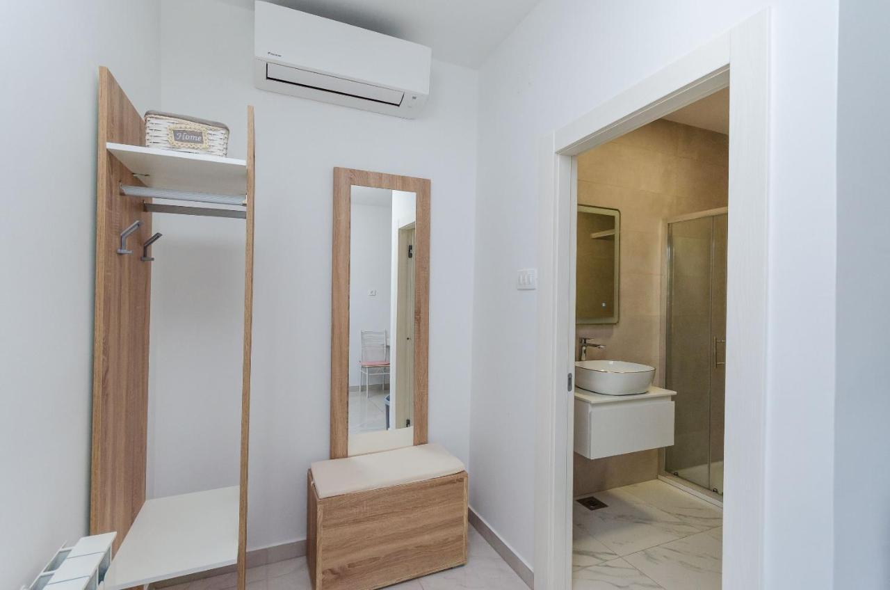 Apartment Zdenko Rovigno Esterno foto