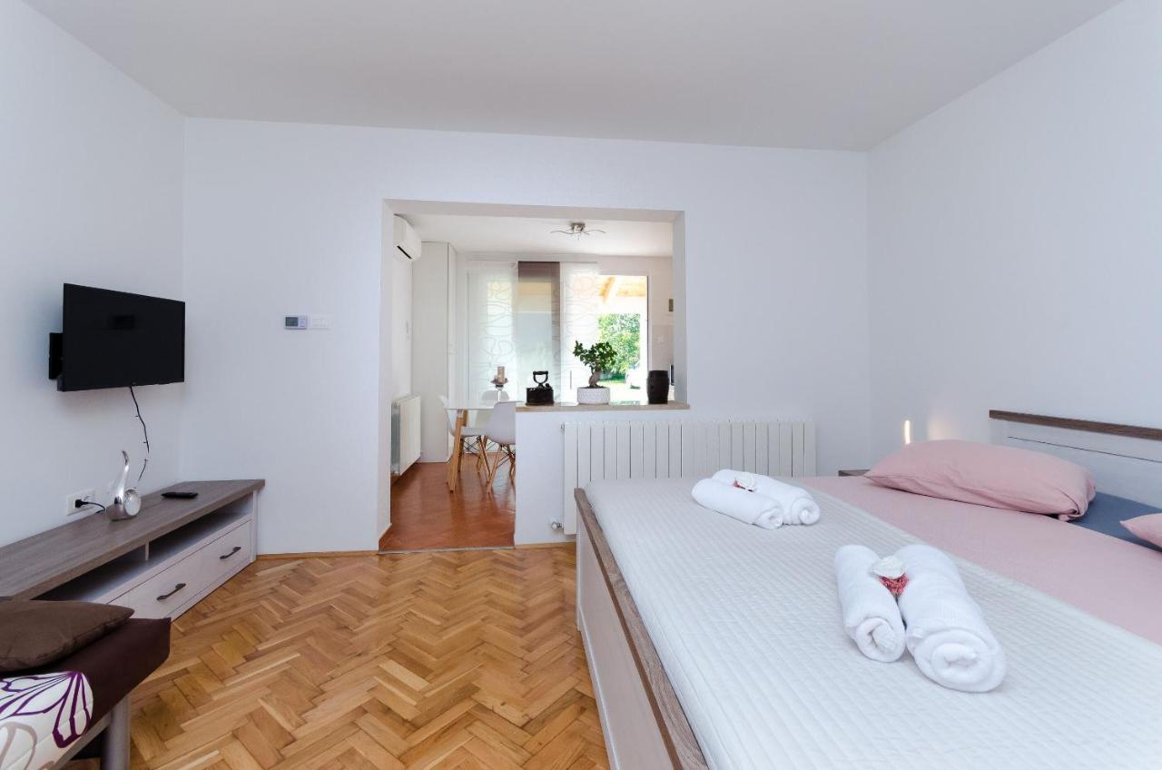Apartment Zdenko Rovigno Esterno foto