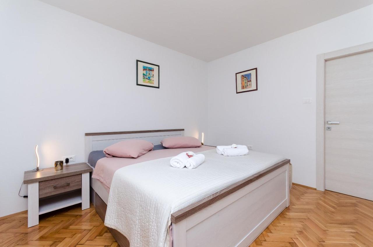 Apartment Zdenko Rovigno Esterno foto