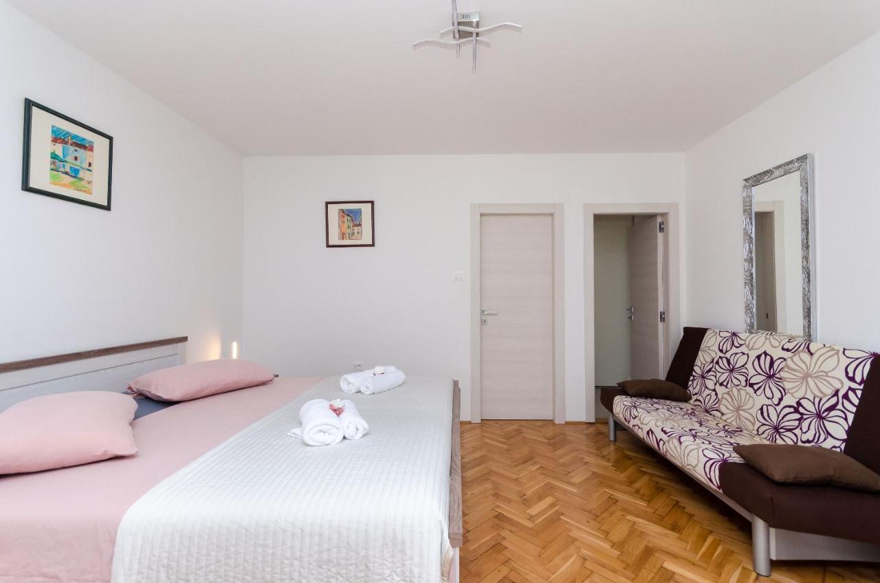Apartment Zdenko Rovigno Esterno foto