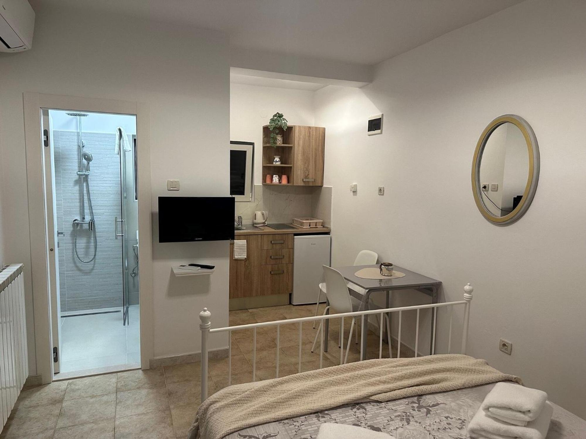 Apartment Zdenko Rovigno Esterno foto