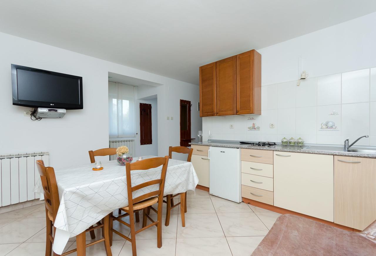 Apartment Zdenko Rovigno Esterno foto